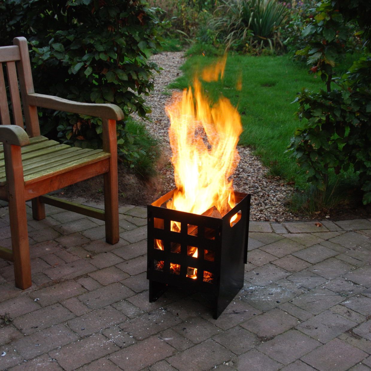 Feuerkorb aus Stahl, eckig, Feuerstelle ES-FF87 Feuerkorb aus Stahl, eckig, Feuerstelle ES-FF87